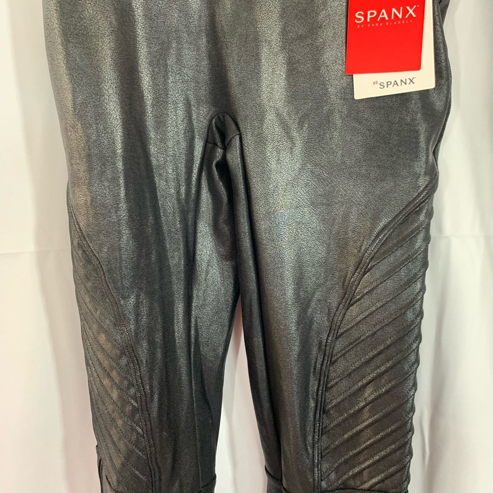 Spanx Faux Leather Moto Leggings. NWT.Size XS. Black. - Picture 5 of 9